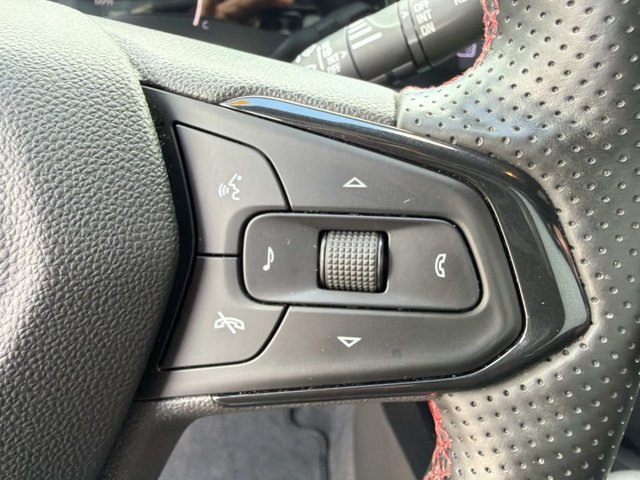 Used 2024 Chevrolet Trax RS w/ Sunroof Package FWD image 24