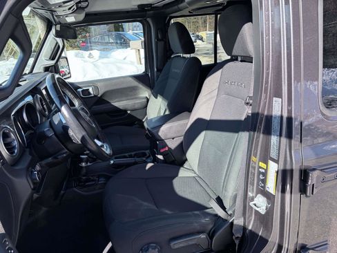 Used 2021 Jeep Wrangler Unlimited Sahara w/ LED Lighting Group image 28