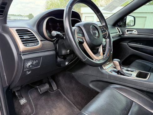 Used 2016 Jeep Grand Cherokee Limited w/ Luxury Group II image 17