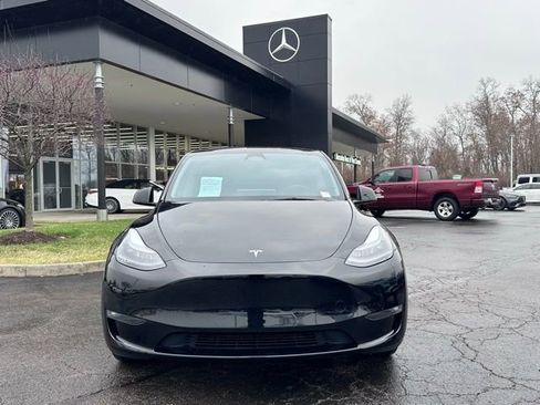 Used 2023 Tesla Model Y Long Range image 2