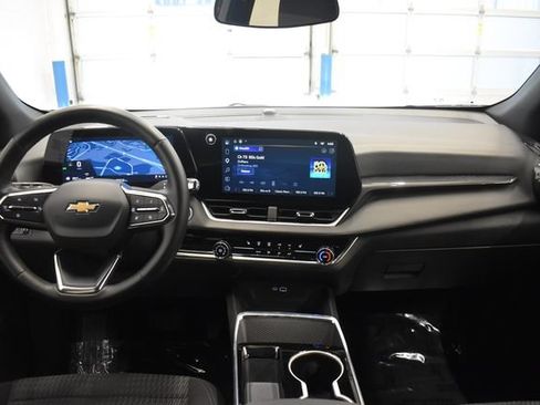 Used 2025 Chevrolet Equinox LT AWD/4WD image 5