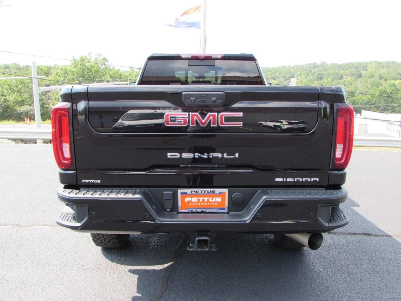Used 2023 GMC Sierra 3500 Denali w/ Denali Black Diamond Edition AWD/4WD image 6