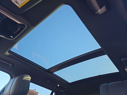 Used 2019 Land Rover Range Rover HSE image 32