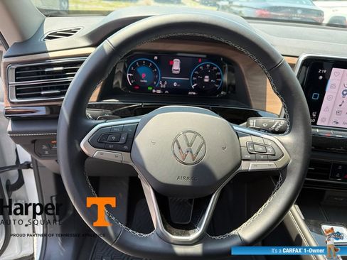 Used 2024 Volkswagen Atlas SE AWD/4WD image 16