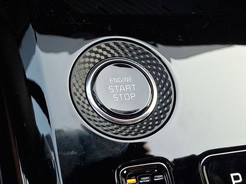 New 2025 Kia Niro EX image 10