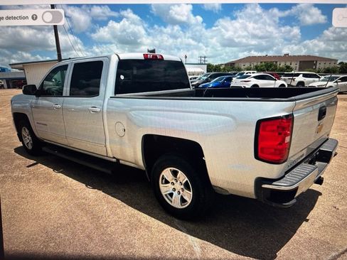 Used 2017 Chevrolet Silverado 1500 LT w/ LT Convenience Package RWD image 3