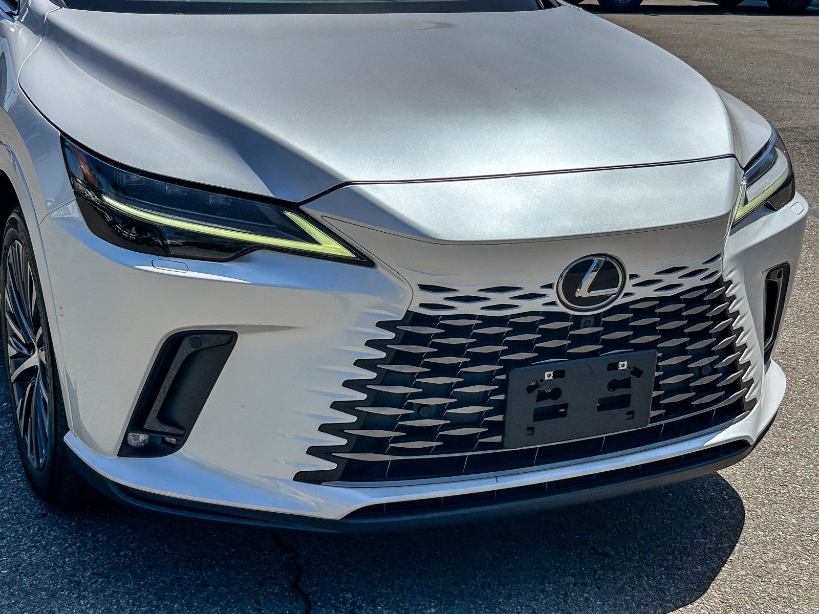 Used 2023 Lexus RX 350 Premium Plus w/ Cold Area Package FWD image 5