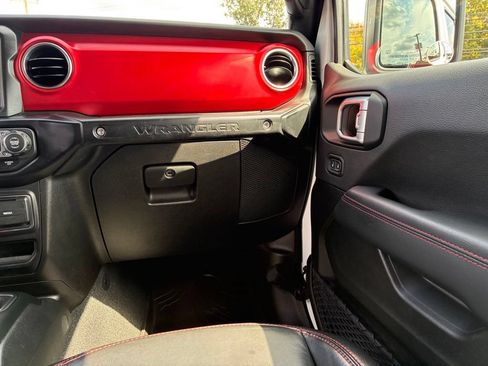Used 2022 Jeep Wrangler Unlimited Rubicon AWD/4WD image 42