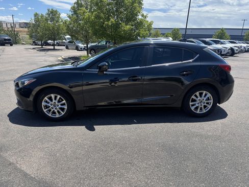 Used 2015 MAZDA MAZDA3 i Touring w/ Technology Package FWD image 4