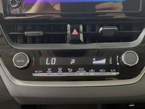 Used 2025 Toyota Corolla LE FWD image 26