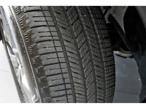 Certified 2025 Nissan Rogue S image 30