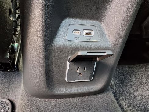 Used 2023 Buick Envision Avenir image 33