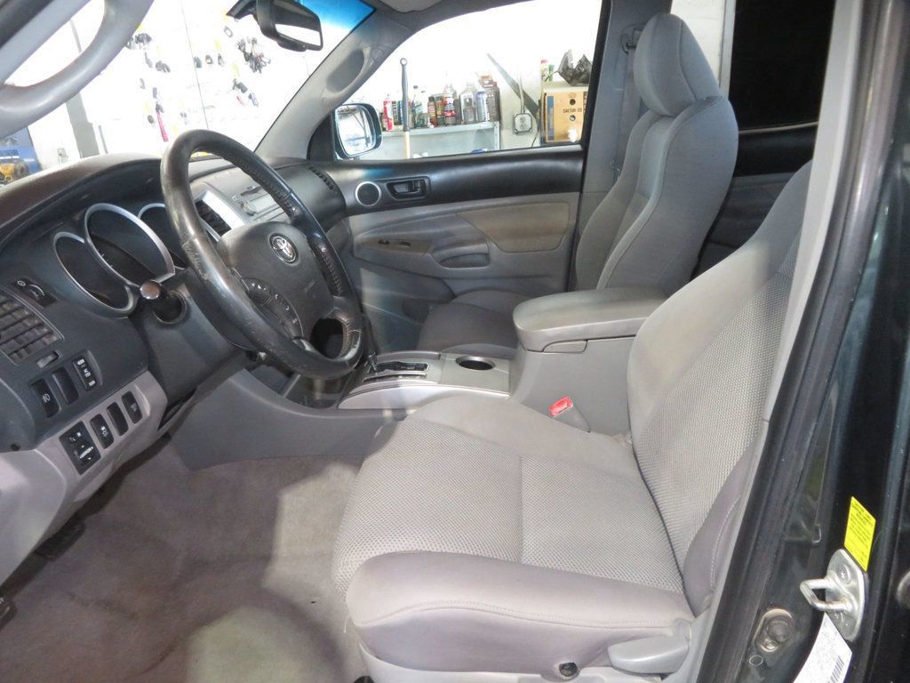 Used 2010 Toyota Tacoma 4x4 Double Cab w/ TRD Sport Pkg w/JBL Audio image 18