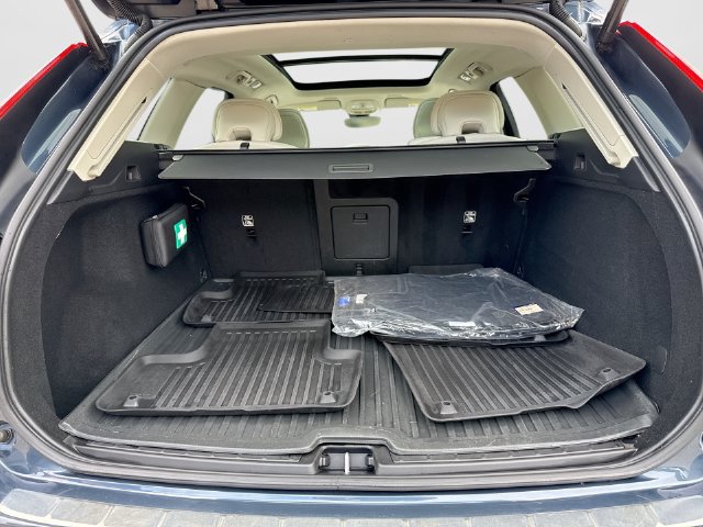 Certified 2024 Volvo XC60 B5 Core w/ Protection Package Premier AWD/4WD image 25