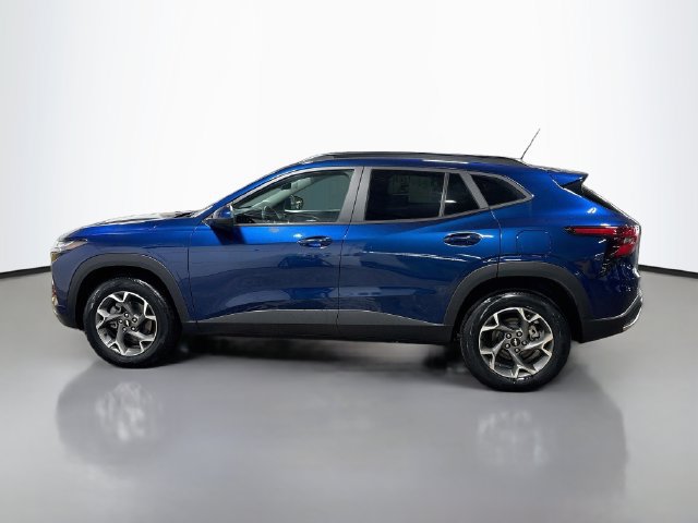 Used 2024 Chevrolet Trax LT w/ Sunroof Package FWD image 10