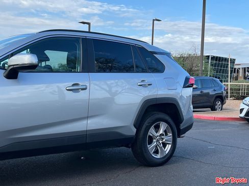 Certified 2025 Toyota RAV4 XLE FWD image 10