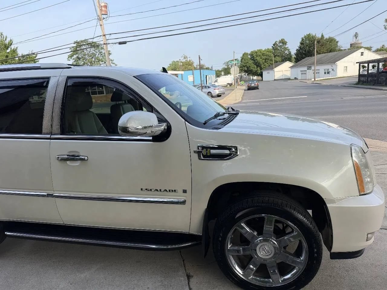 Used 2009 Cadillac Escalade 4WD Hybrid image 6