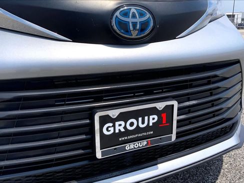 Used 2021 Toyota Sienna LE FWD image 29