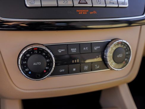 Used 2016 Mercedes-Benz GLE 300d 4MATIC image 25