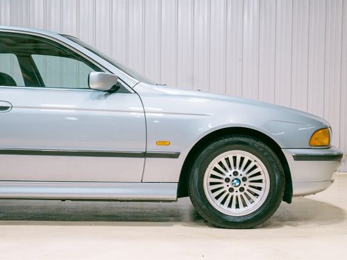 Used 1997 BMW 540i Sedan RWD image 11