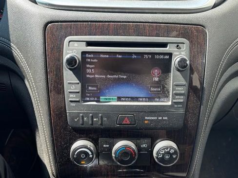 Used 2015 Chevrolet Traverse LT w/ Style and Technology Package FWD image 13