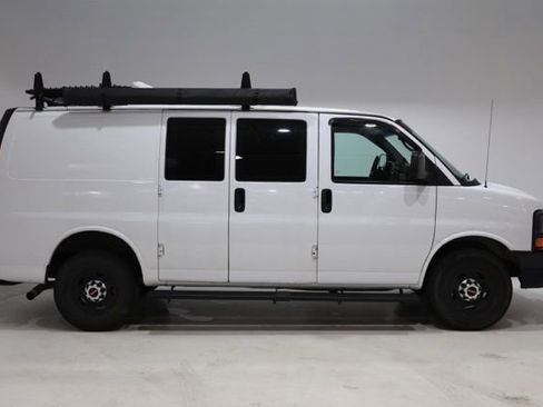 Used 2015 GMC Savana 2500 RWD image 8