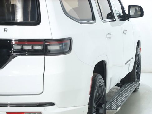 Used 2022 Jeep Grand Wagoneer Series II image 50