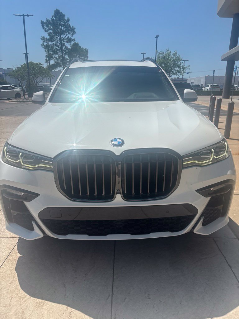 Used 2021 BMW X7 xDrive40i w/ M Sport Package AWD/4WD image 1