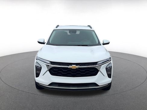 Used 2025 Chevrolet Trax LT FWD image 4