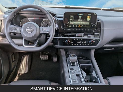 New 2025 Nissan Pathfinder SL image 14