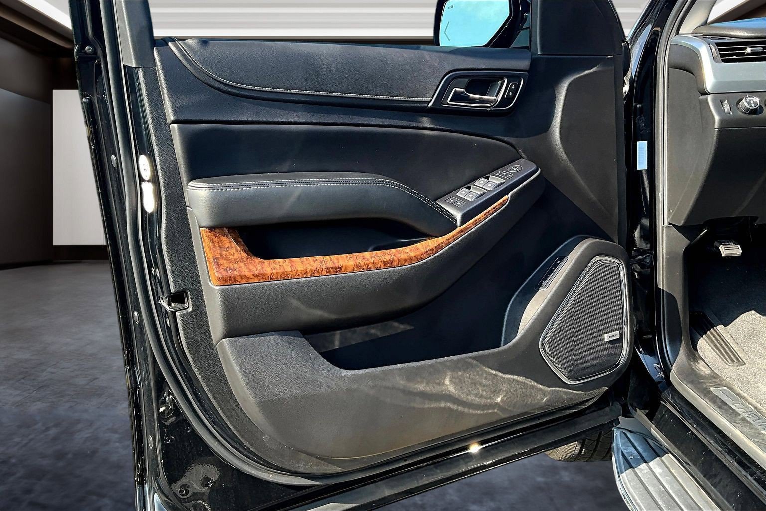 Used 2020 Chevrolet Tahoe Premier AWD/4WD image 19