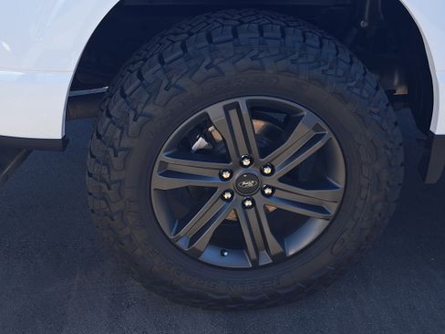 Used 2023 Ford F150 Lariat image 7