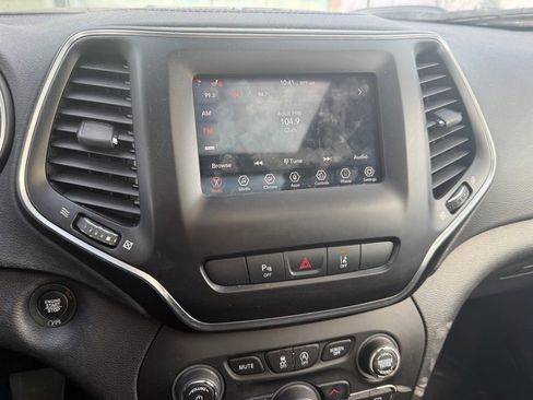 Used 2021 Jeep Cherokee Latitude Plus w/ Sun & Sound Group image 8