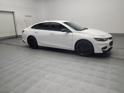 Used 2018 Chevrolet Malibu LT w/ Leather Package image 11