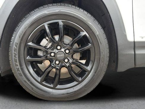 Used 2022 GMC Terrain SLT w/ Infotainment Package II image 30