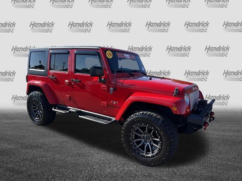 Used 2016 Jeep Wrangler Unlimited Sahara w/ Connectivity Group AWD/4WD image 2
