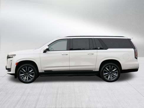 Certified 2022 Cadillac Escalade ESV Sport w/ Touring Package AWD/4WD image 4