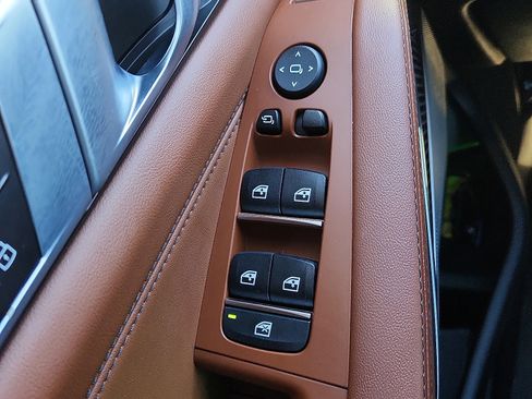 Used 2024 BMW X5 M60i image 22