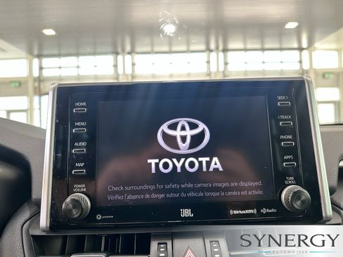 Used 2019 Toyota RAV4 Limited FWD image 13