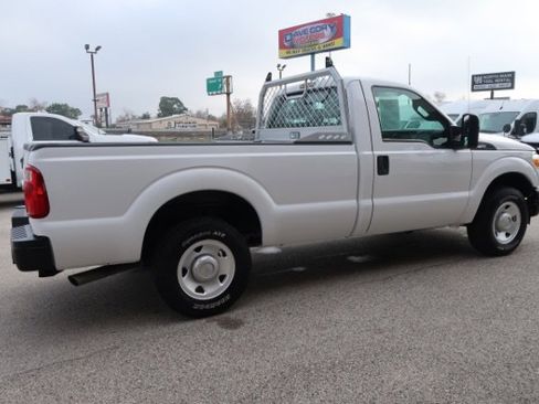 Used 2015 Ford F250 XL w/ Camper Package image 4