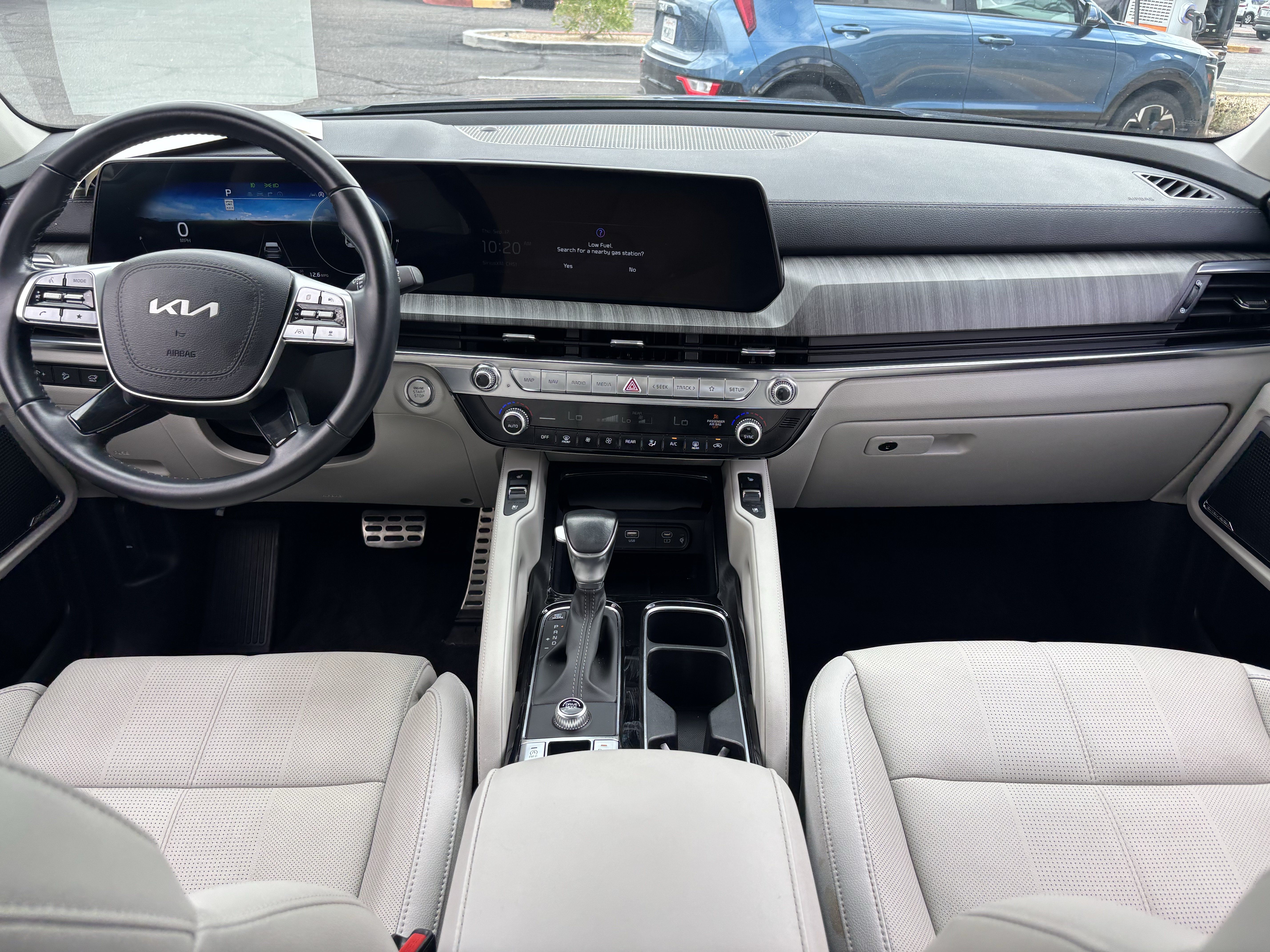 Certified 2024 Kia Telluride SX w/ Towing Package FWD image 13