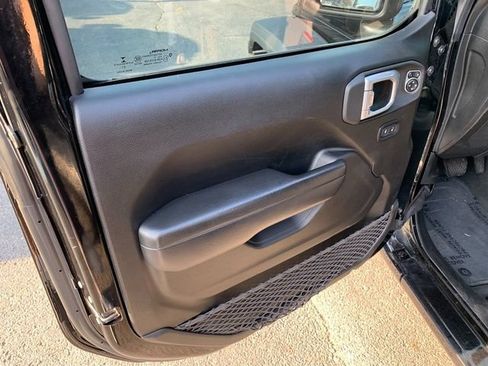 Used 2022 Jeep Wrangler Unlimited Sport AWD/4WD image 19