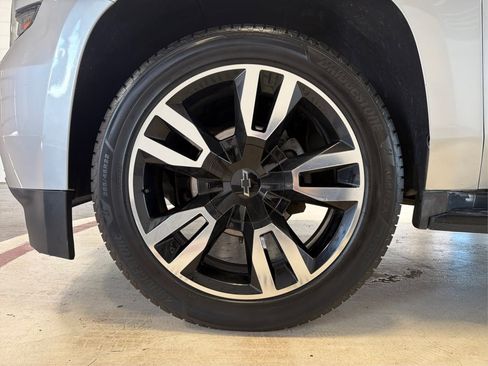 Used 2018 Chevrolet Suburban Premier AWD/4WD image 13