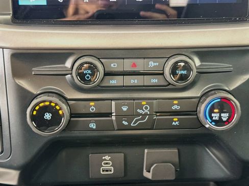 Used 2025 Ford F150 XL AWD/4WD image 16