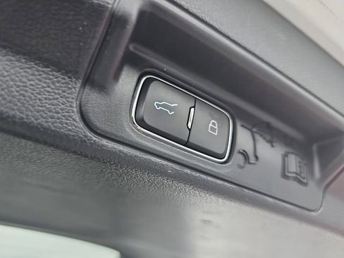 Used 2022 Ford Explorer XLT w/ Equipment Group 202A image 14