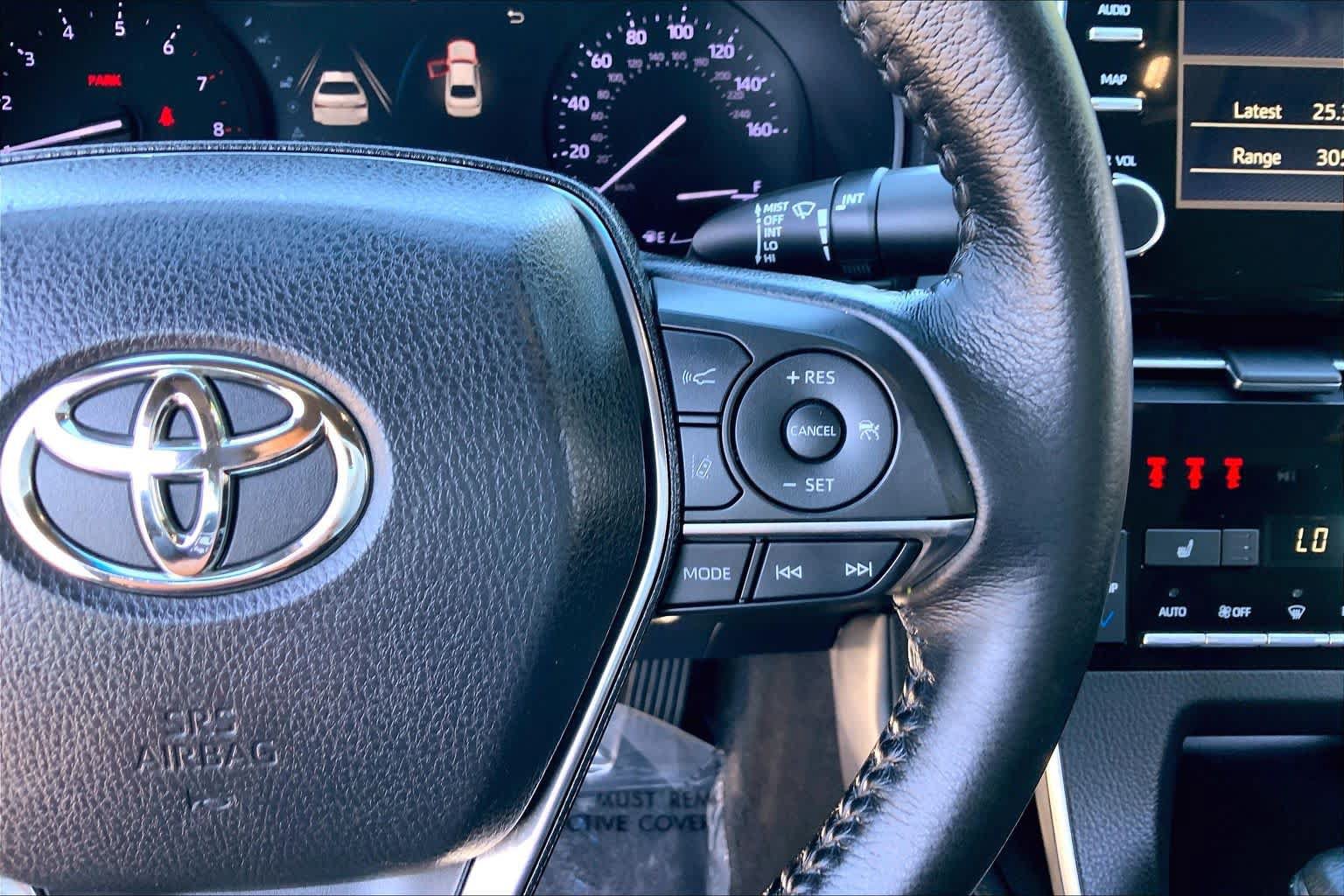 Used 2019 Toyota Avalon XLE w/ Moonroof Package FWD image 25