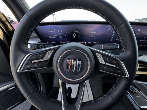 Used 2025 Buick Enclave Preferred image 17