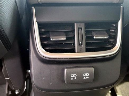 Used 2022 Subaru Outback Premium image 29