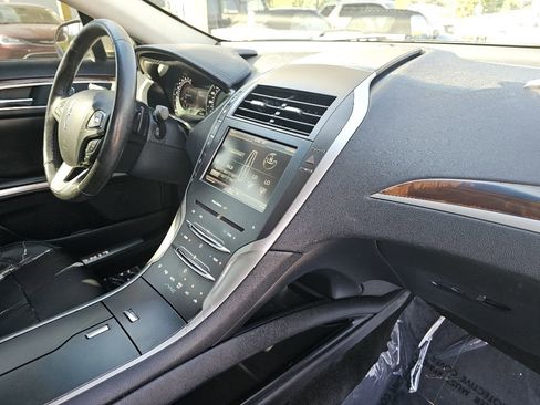 Used 2015 Lincoln MKZ AWD image 41