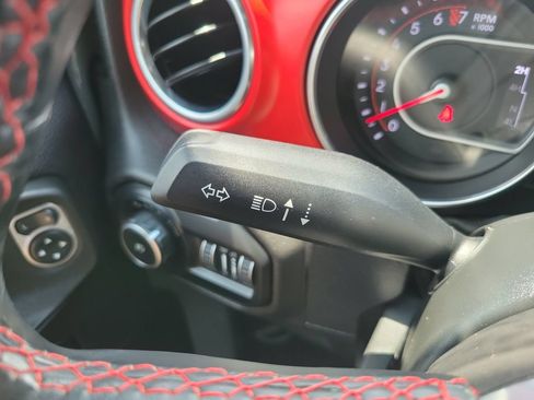 Used 2019 Jeep Wrangler Unlimited Rubicon AWD/4WD image 16